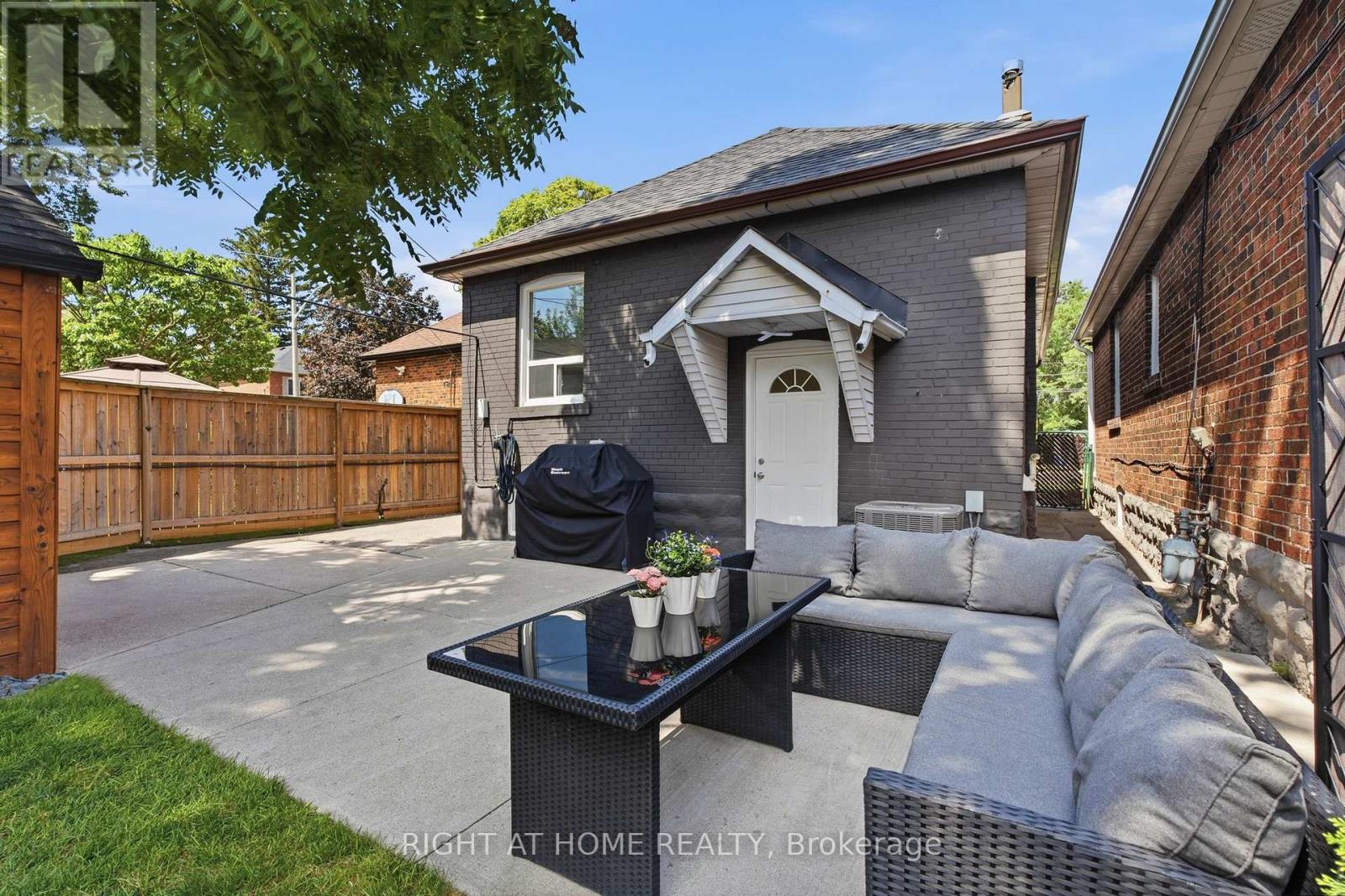 494 Donlands Avenue, Toronto, Ontario  M4J 3S6 - Photo 37 - E13689546