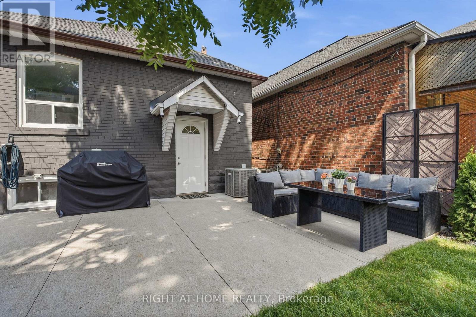 494 Donlands Avenue, Toronto, Ontario  M4J 3S6 - Photo 38 - E13689546