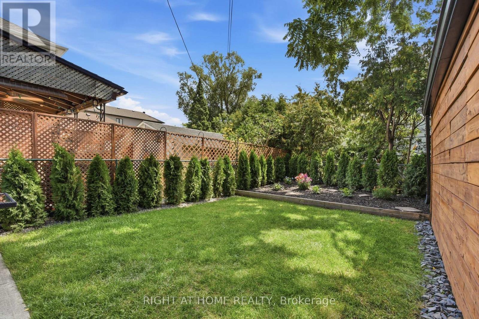 494 Donlands Avenue, Toronto, Ontario  M4J 3S6 - Photo 41 - E13689546