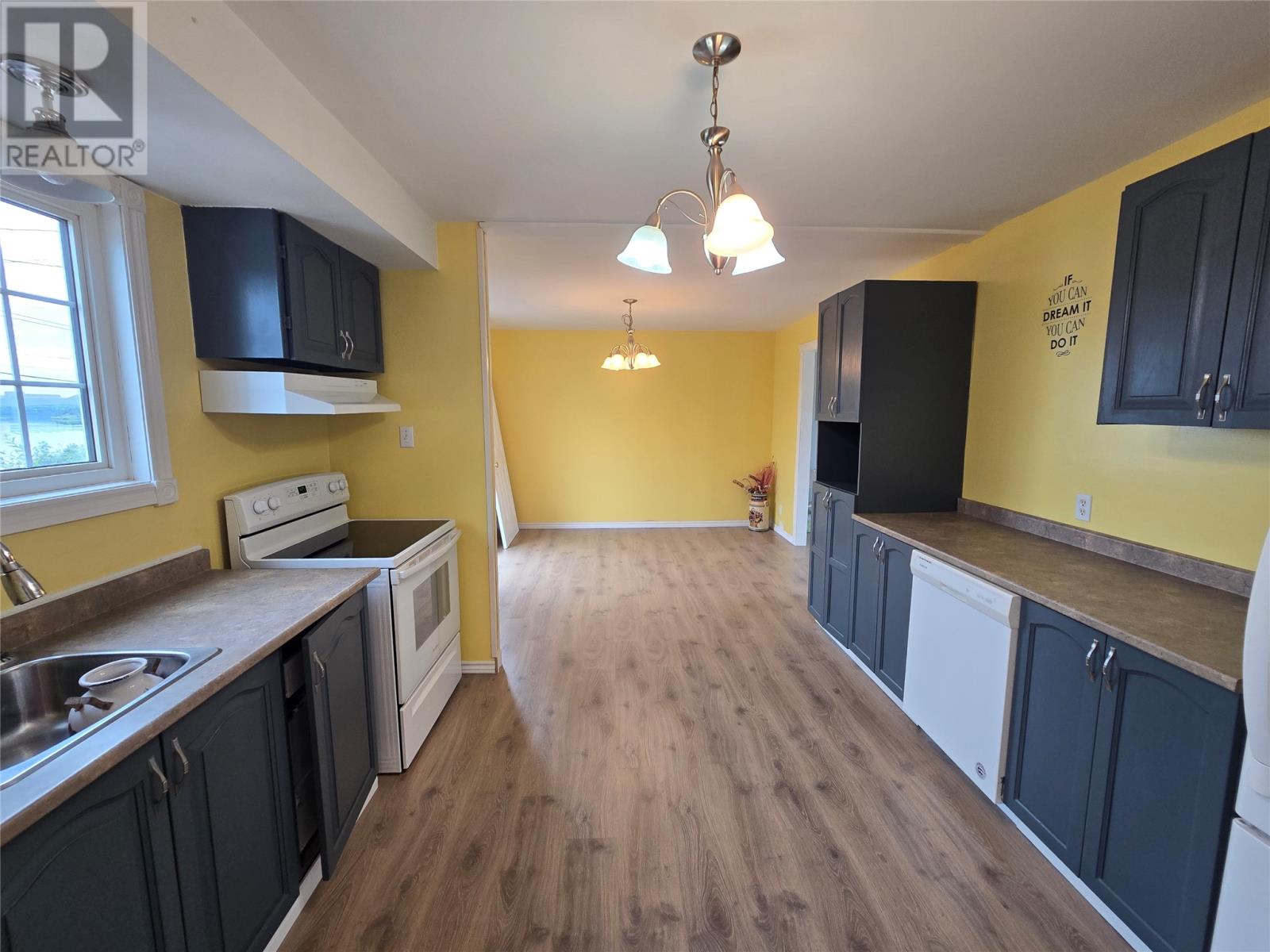 506 Tamarack Drive, Labrador City — photo 10