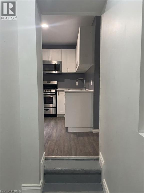 70 Victoria Avenue S Unit# 9, Hamilton, Ontario  L8N 2S7 - Photo 3 - 40856595