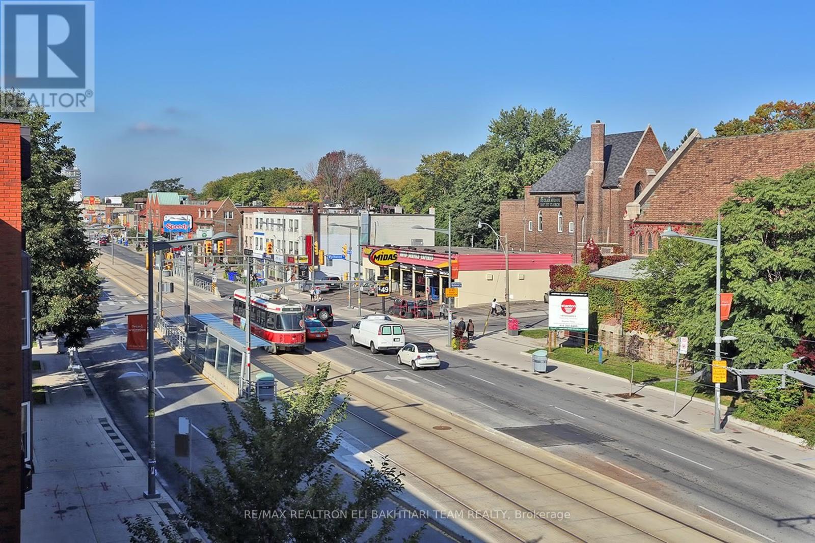 233 Robina Avenue, Toronto, Ontario  M6C 3Y9 - Photo 4 - C13689574