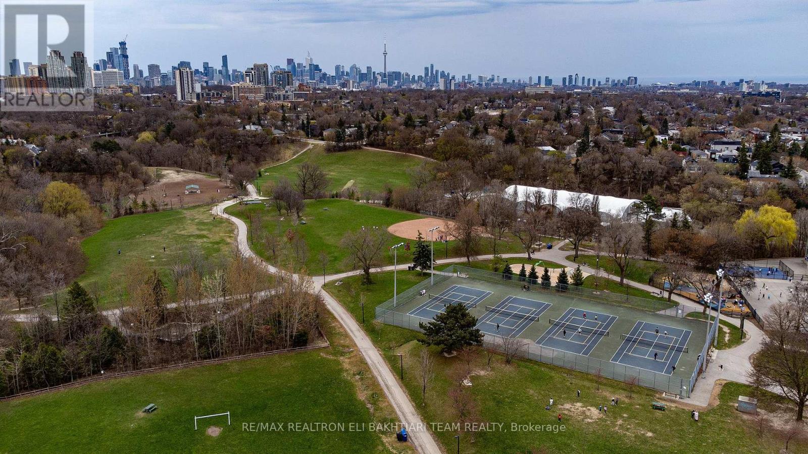 233 Robina Avenue, Toronto, Ontario  M6C 3Y9 - Photo 5 - C13689574