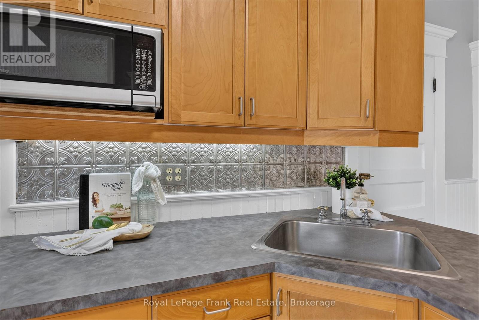 121 Romaine Street, Peterborough (Town Ward 3), Ontario  K9J 2C1 - Photo 19 - X13690454