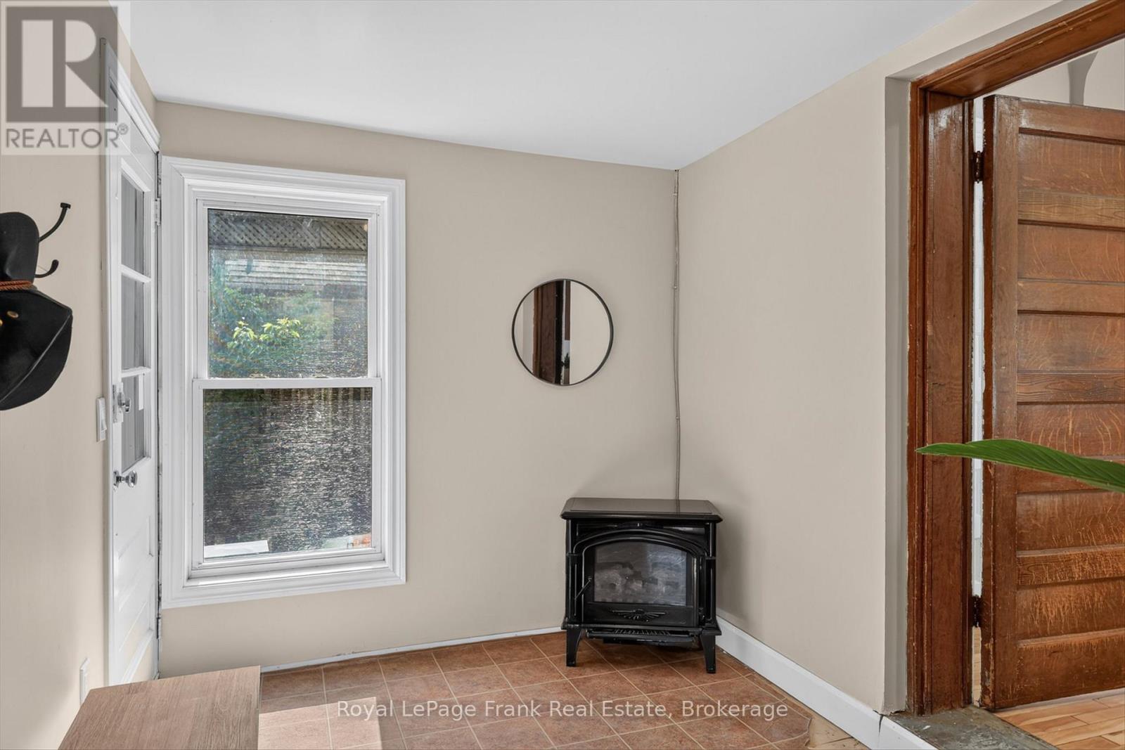 121 Romaine Street, Peterborough (Town Ward 3), Ontario  K9J 2C1 - Photo 24 - X13690454