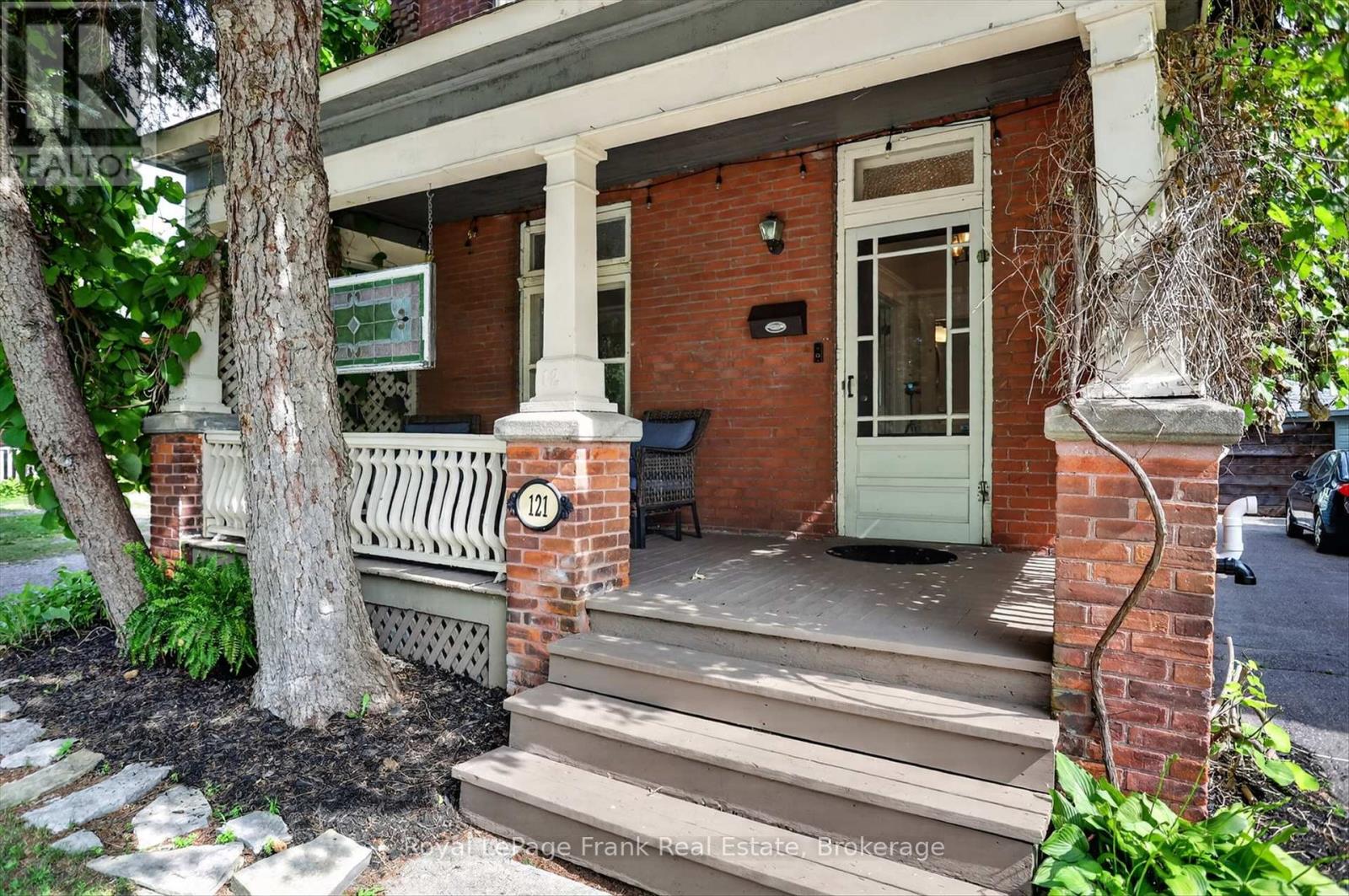 121 Romaine Street, Peterborough (Town Ward 3), Ontario  K9J 2C1 - Photo 4 - X13690454