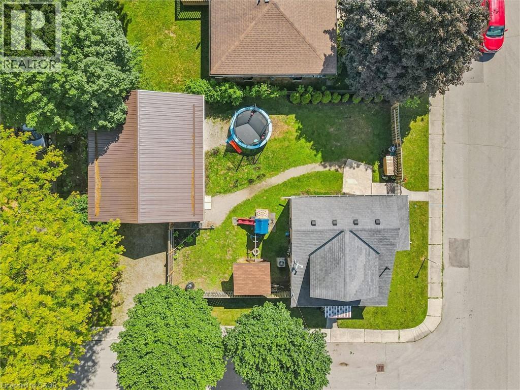 8 CROSS Street, Paris, Ontario