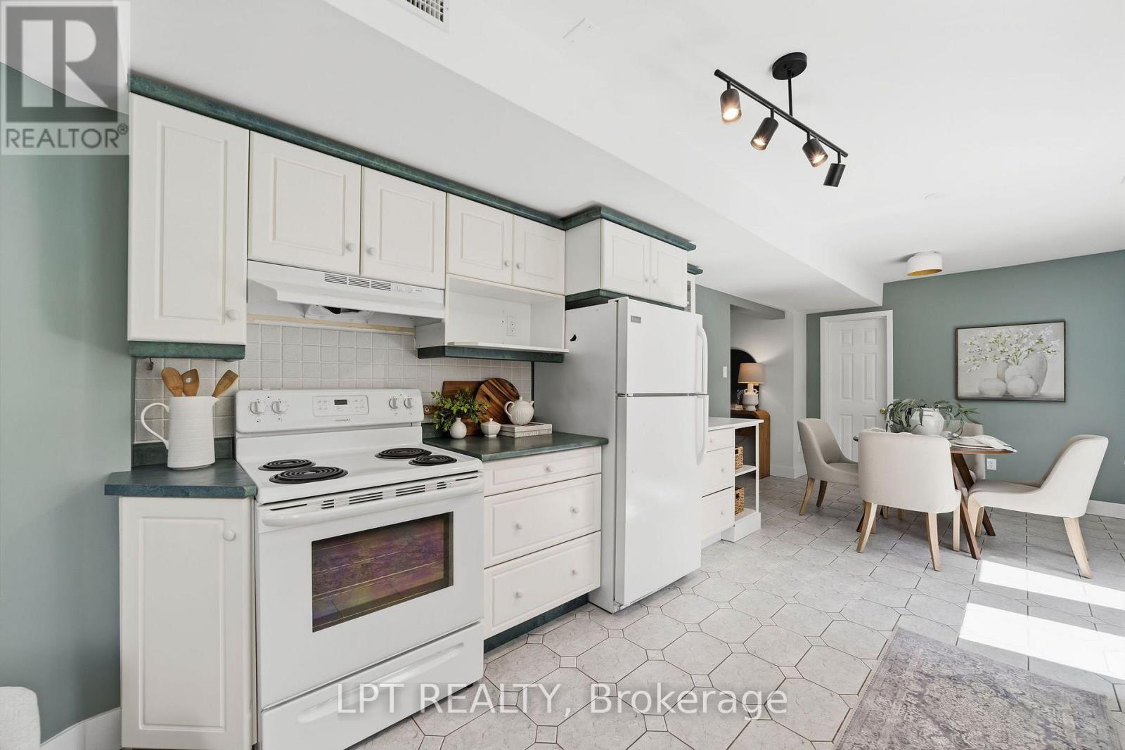 17 Monmore Road, London North (North F), Ontario  N6G 2W5 - Photo 16 - X13690368