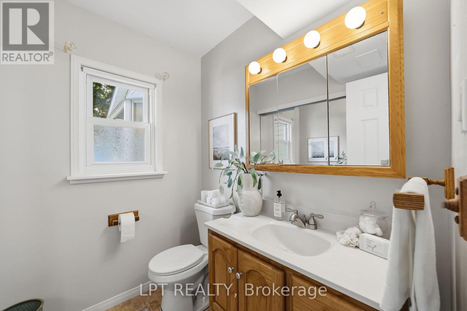 17 Monmore Road, London North (North F), Ontario  N6G 2W5 - Photo 18 - X13690368