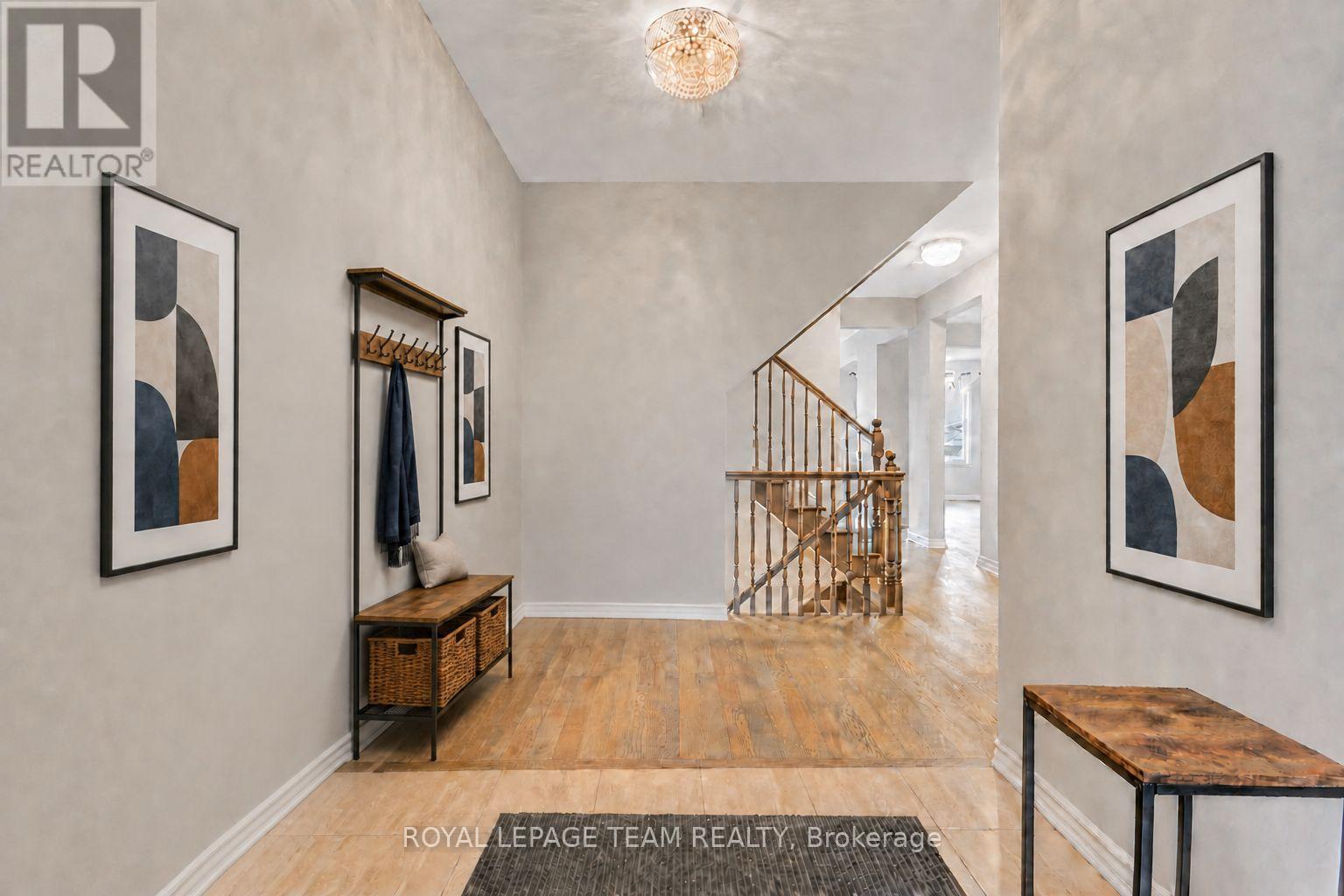 109 Falabella Street, Ottawa, Ontario  K2S 0X7 - Photo 2 - X13690376