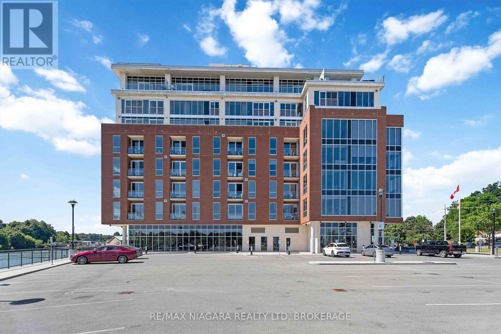 702 - 57 Lakeport Road, St. Catharines, Ontario  L2N 4P6 - Photo 3 - X13690350