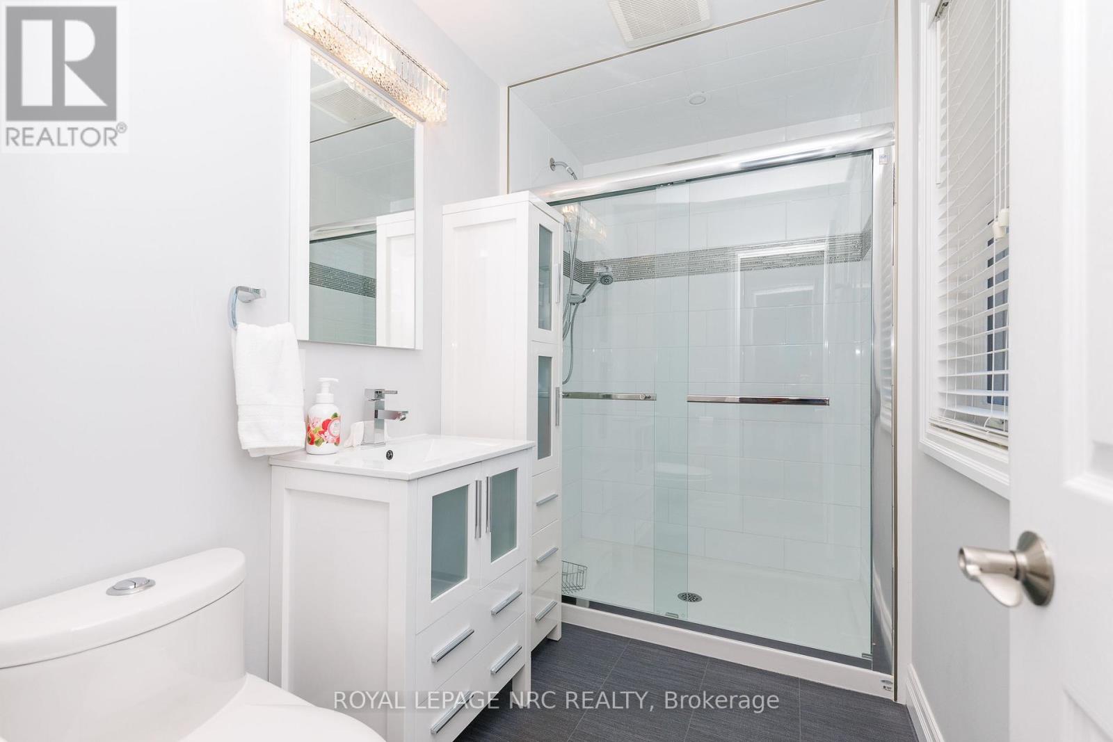 7 Philpark Road, St. Catharines (Port Dalhousie), Ontario  L2N 4E4 - Photo 19 - X13690382