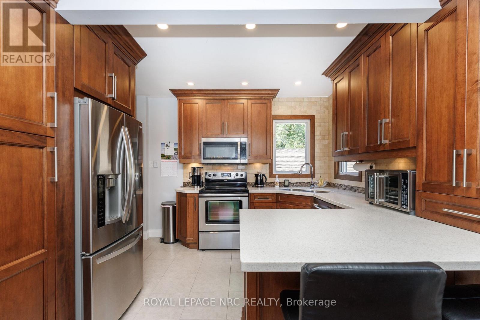 7 Philpark Road, St. Catharines (Port Dalhousie), Ontario  L2N 4E4 - Photo 7 - X13690382