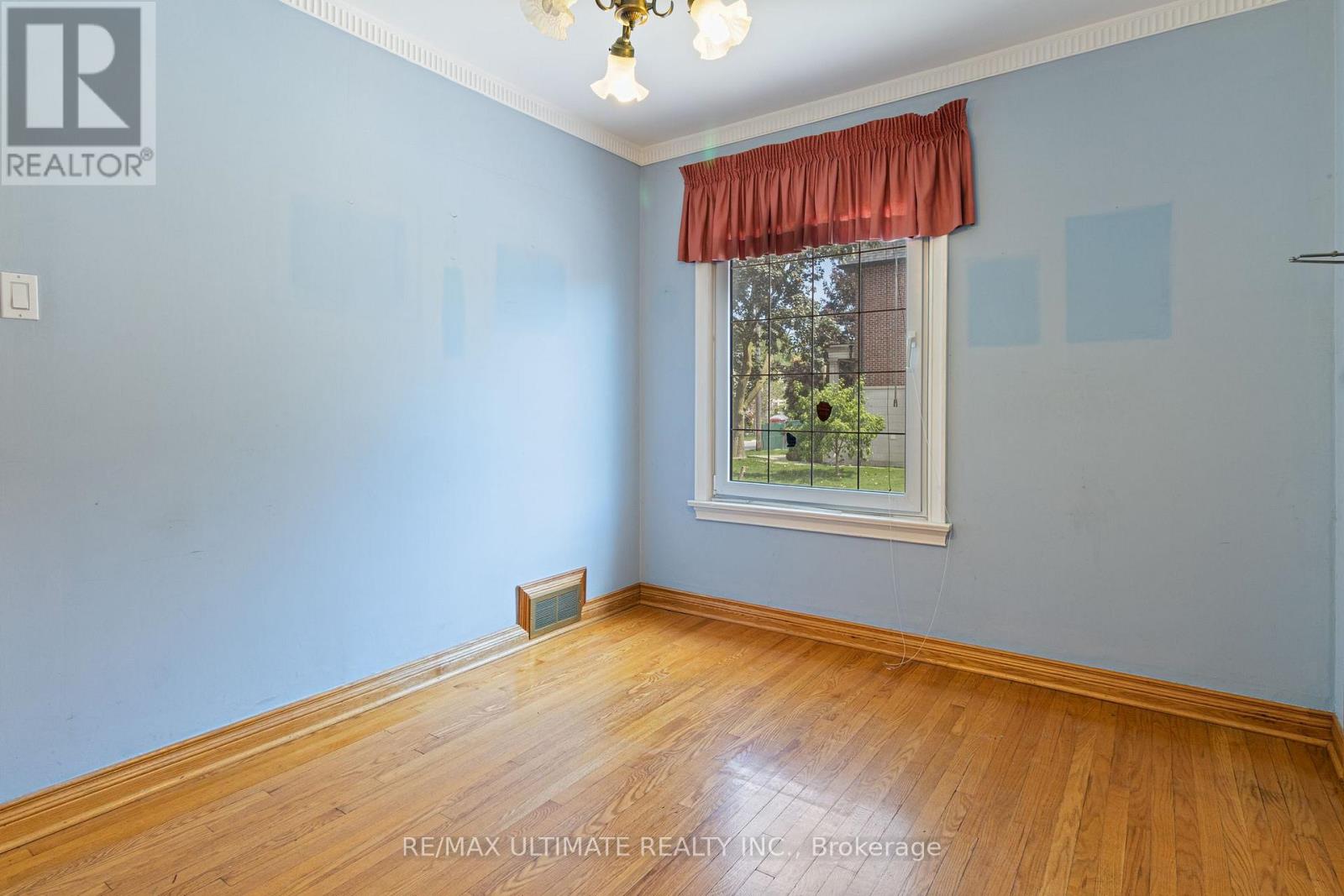 519 Douglas Avenue, Toronto, Ontario  M5M 1H7 - Photo 23 - C13690340