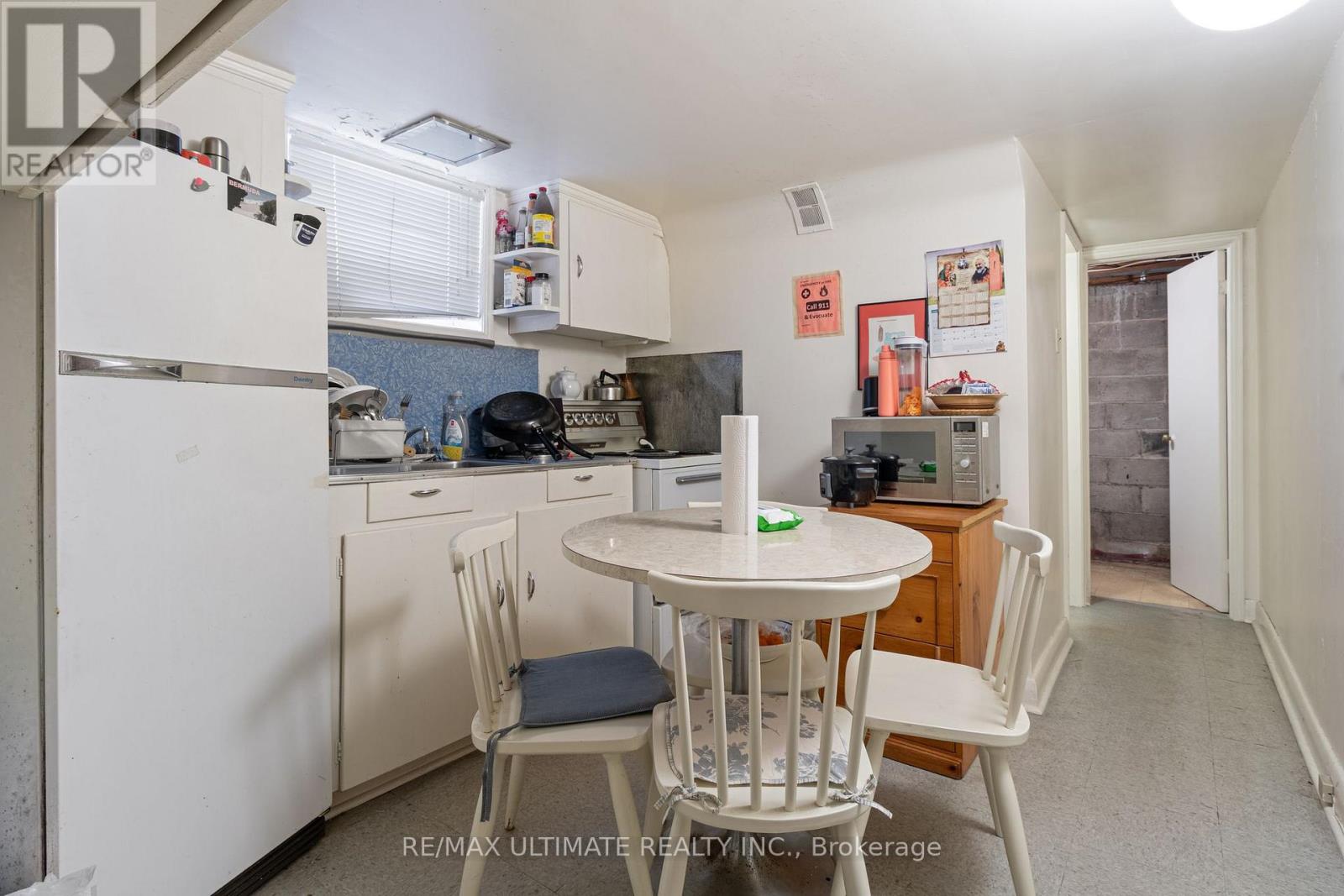 519 Douglas Avenue, Toronto, Ontario  M5M 1H7 - Photo 33 - C13690340
