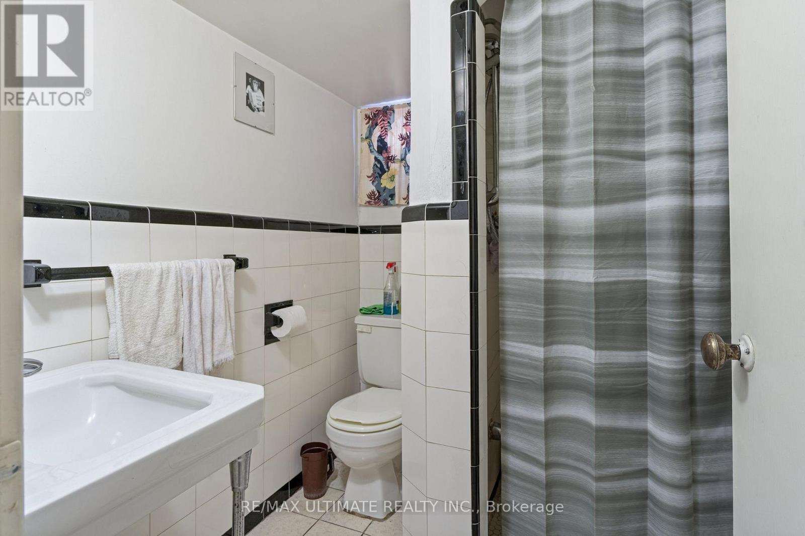 519 Douglas Avenue, Toronto, Ontario  M5M 1H7 - Photo 35 - C13690340