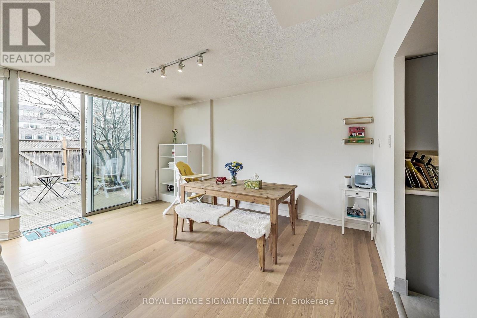 Th5 - 11 Broadway Avenue, Toronto, Ontario  M4P 1T7 - Photo 10 - C13690432