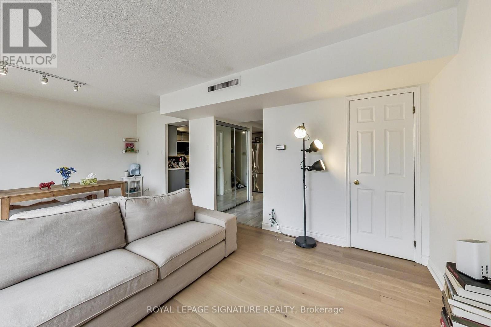 Th5 - 11 Broadway Avenue, Toronto, Ontario  M4P 1T7 - Photo 11 - C13690432