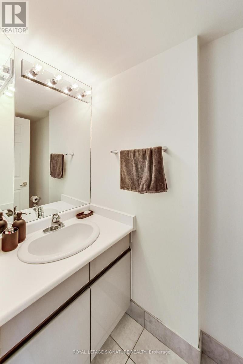 Th5 - 11 Broadway Avenue, Toronto, Ontario  M4P 1T7 - Photo 13 - C13690432