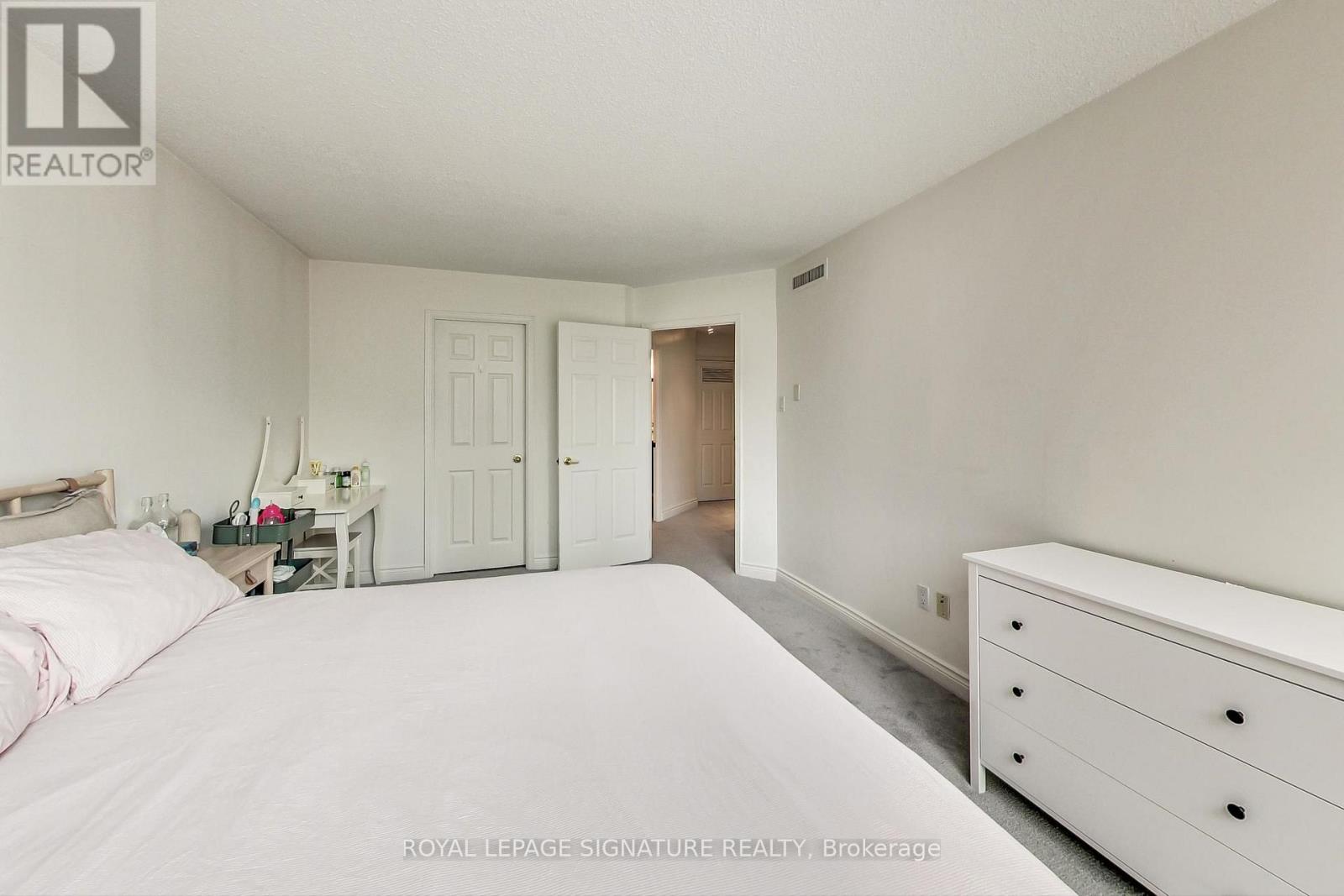 Th5 - 11 Broadway Avenue, Toronto, Ontario  M4P 1T7 - Photo 16 - C13690432