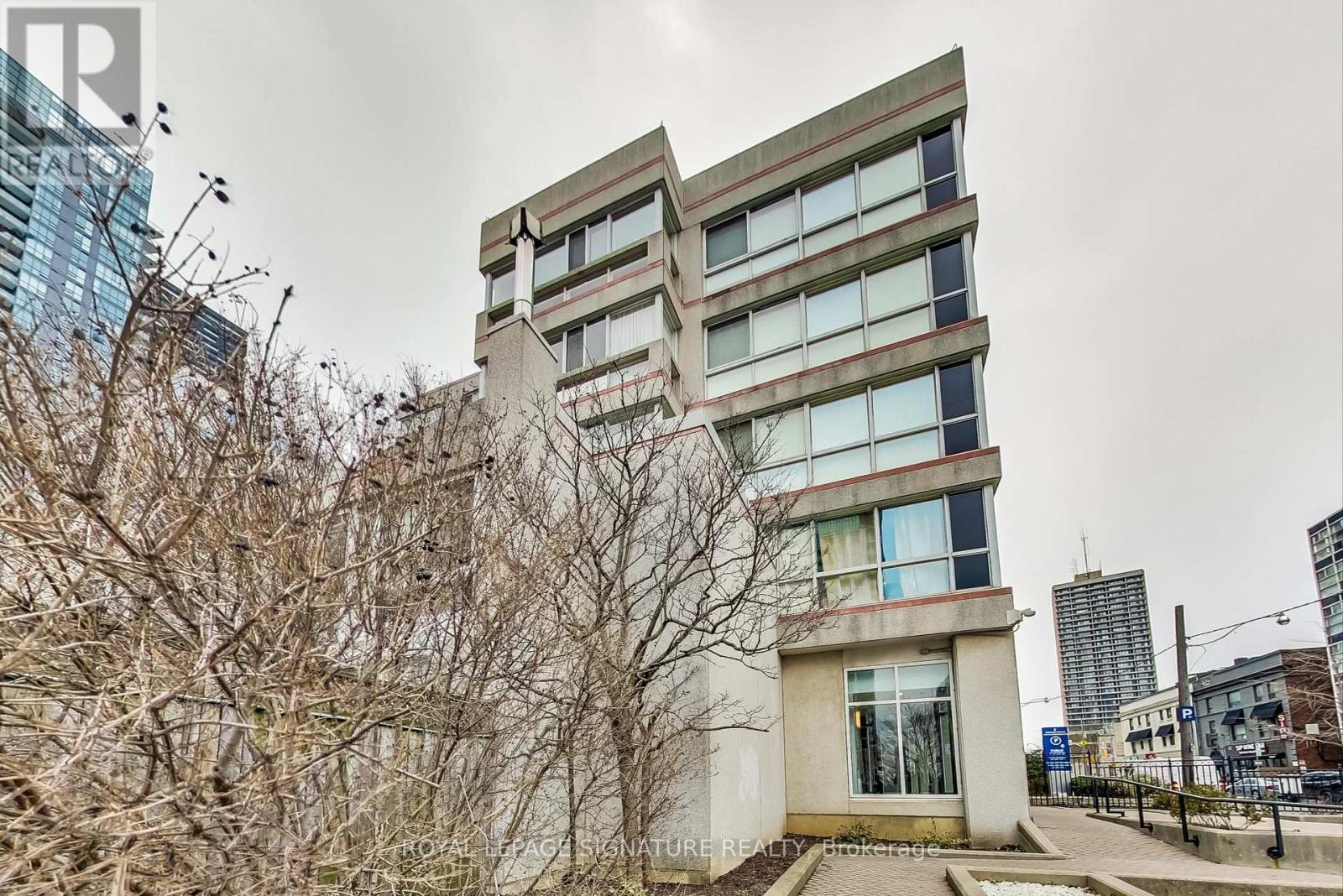 Th5 - 11 Broadway Avenue, Toronto, Ontario  M4P 1T7 - Photo 2 - C13690432