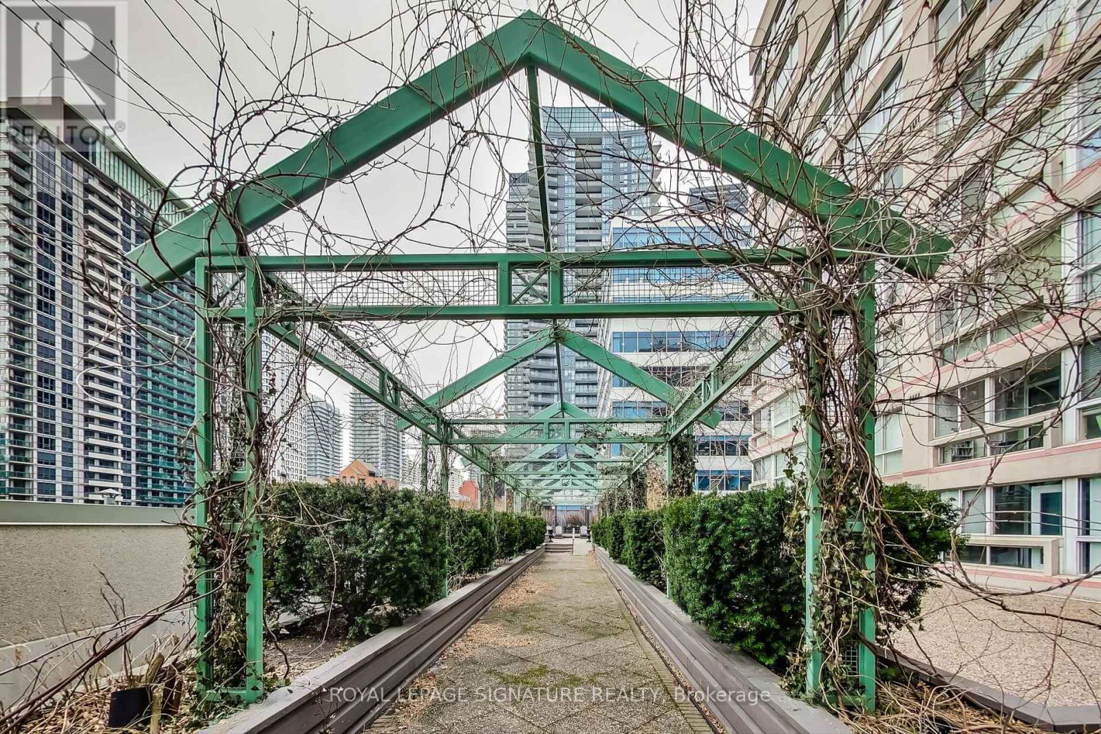 Th5 - 11 Broadway Avenue, Toronto, Ontario  M4P 1T7 - Photo 32 - C13690432