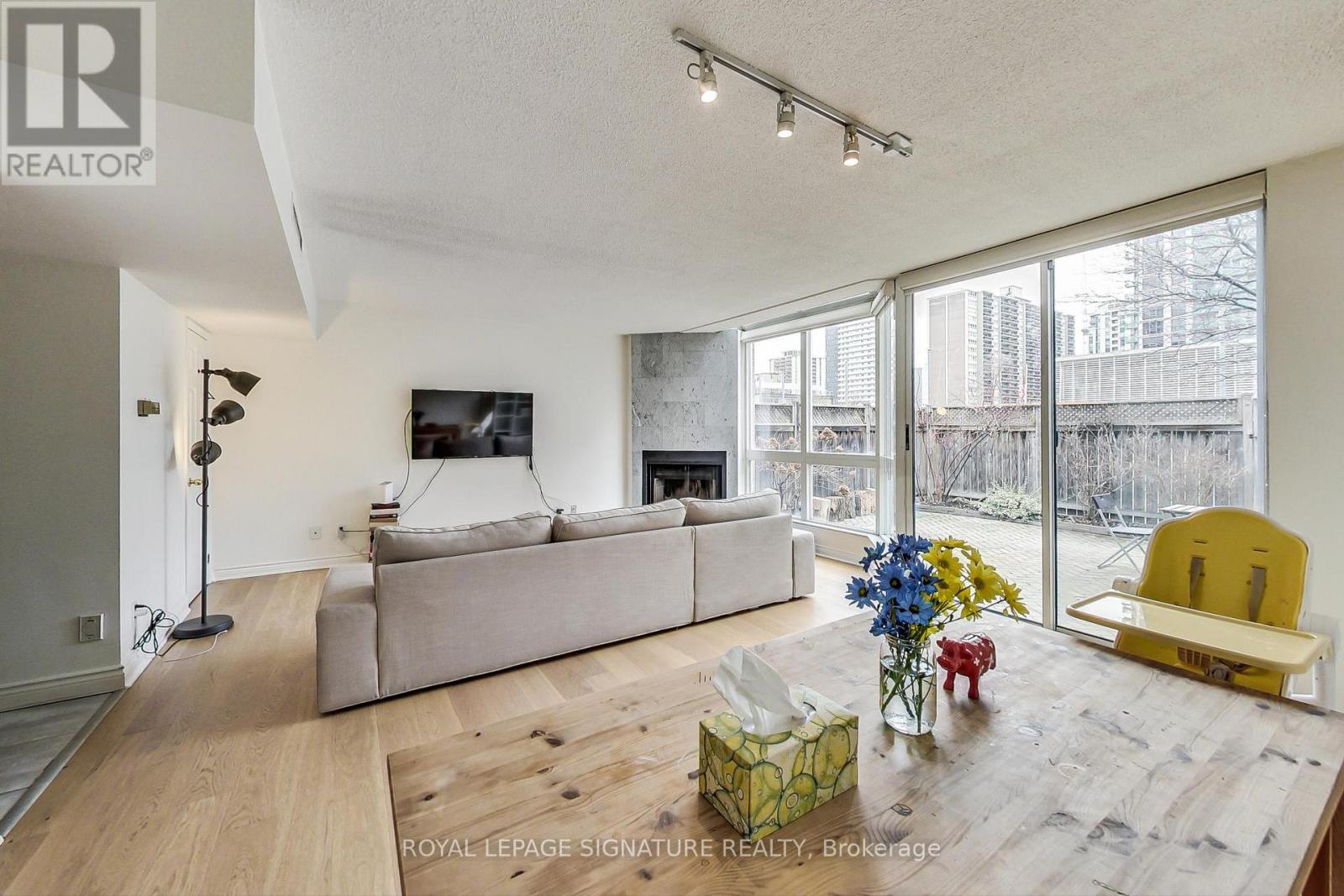 Th5 - 11 Broadway Avenue, Toronto, Ontario  M4P 1T7 - Photo 8 - C13690432