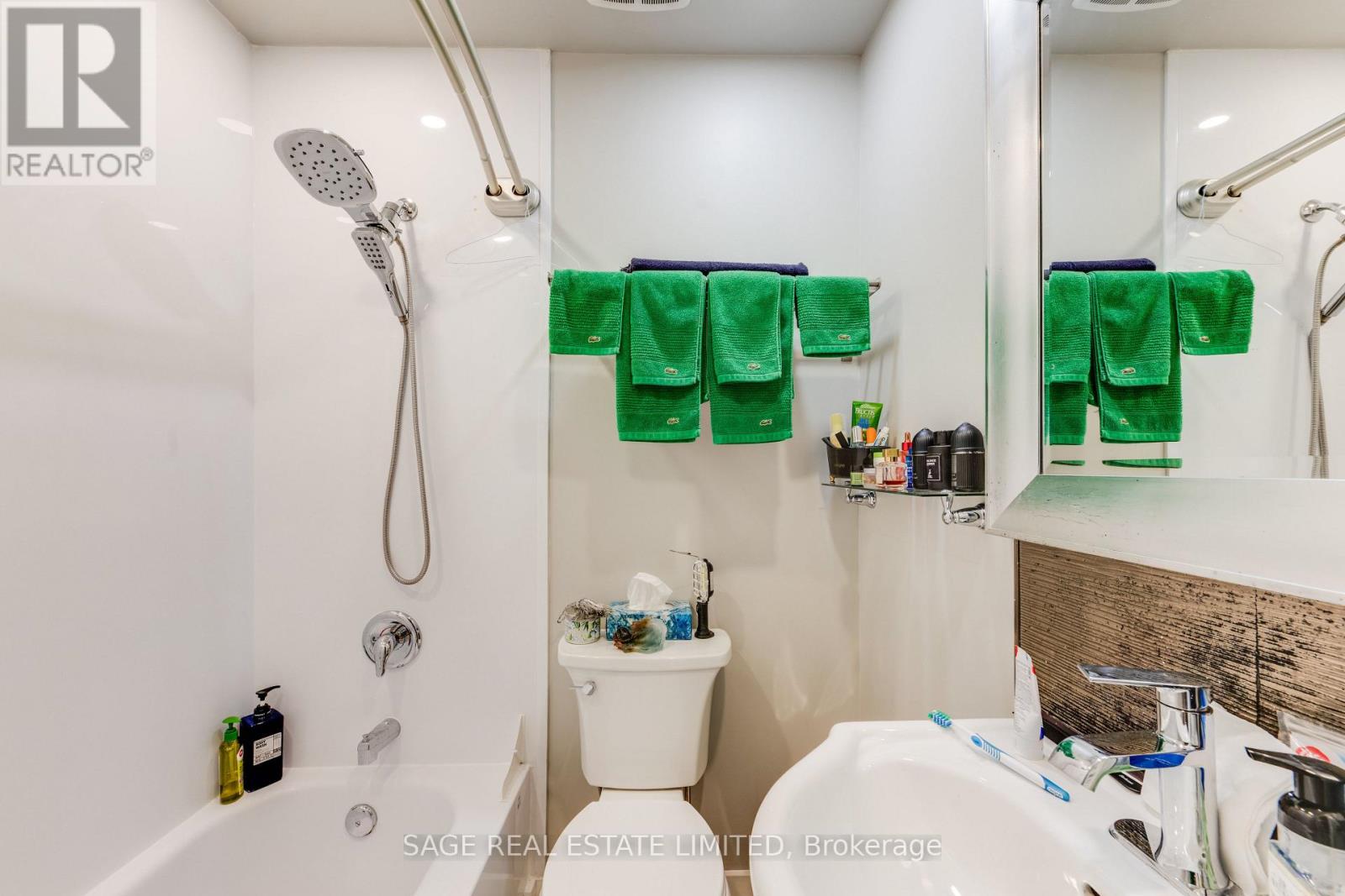 241 Langley Avenue, Toronto, Ontario  M4K 1C1 - Photo 10 - E13690344