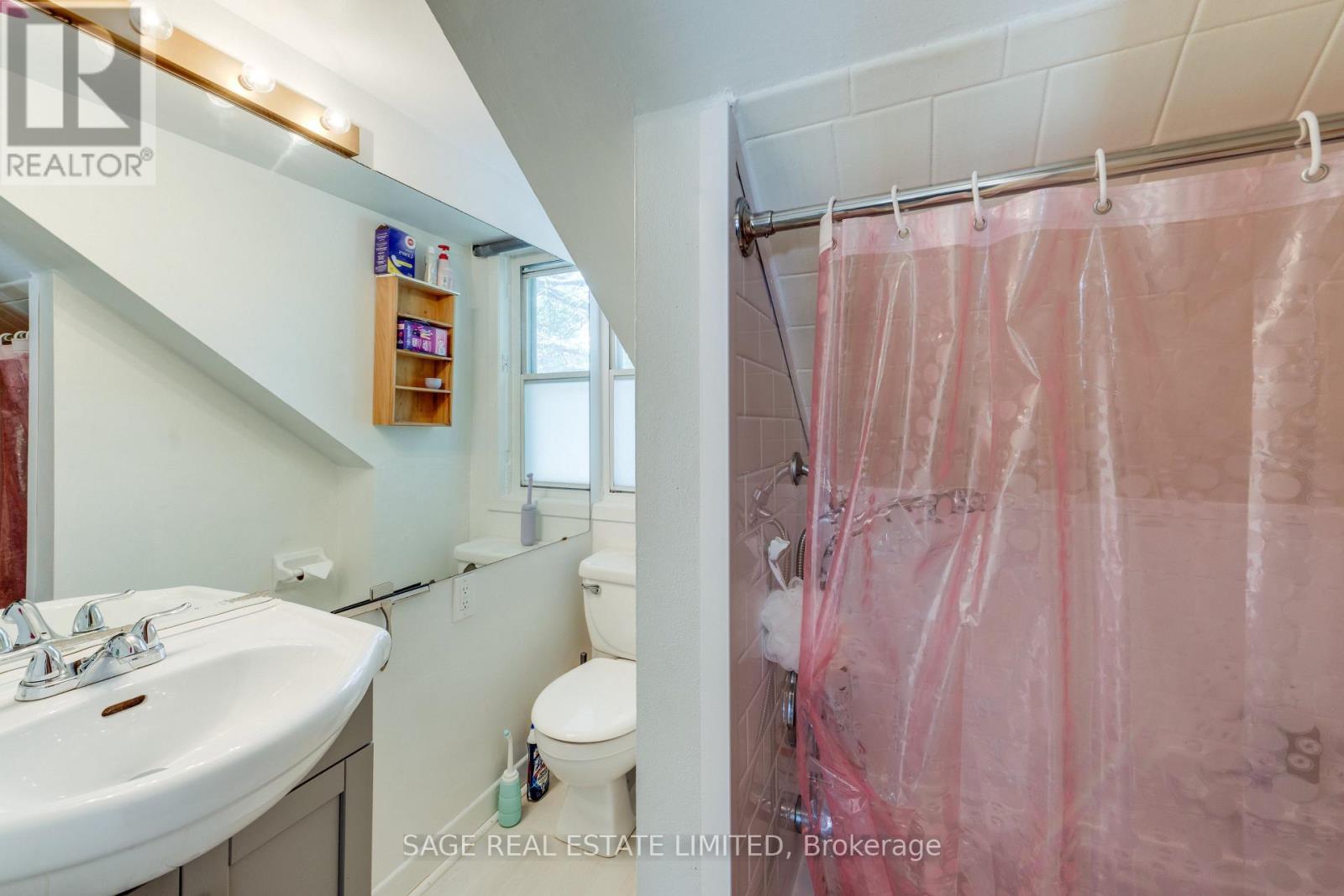 241 Langley Avenue, Toronto, Ontario  M4K 1C1 - Photo 33 - E13690344