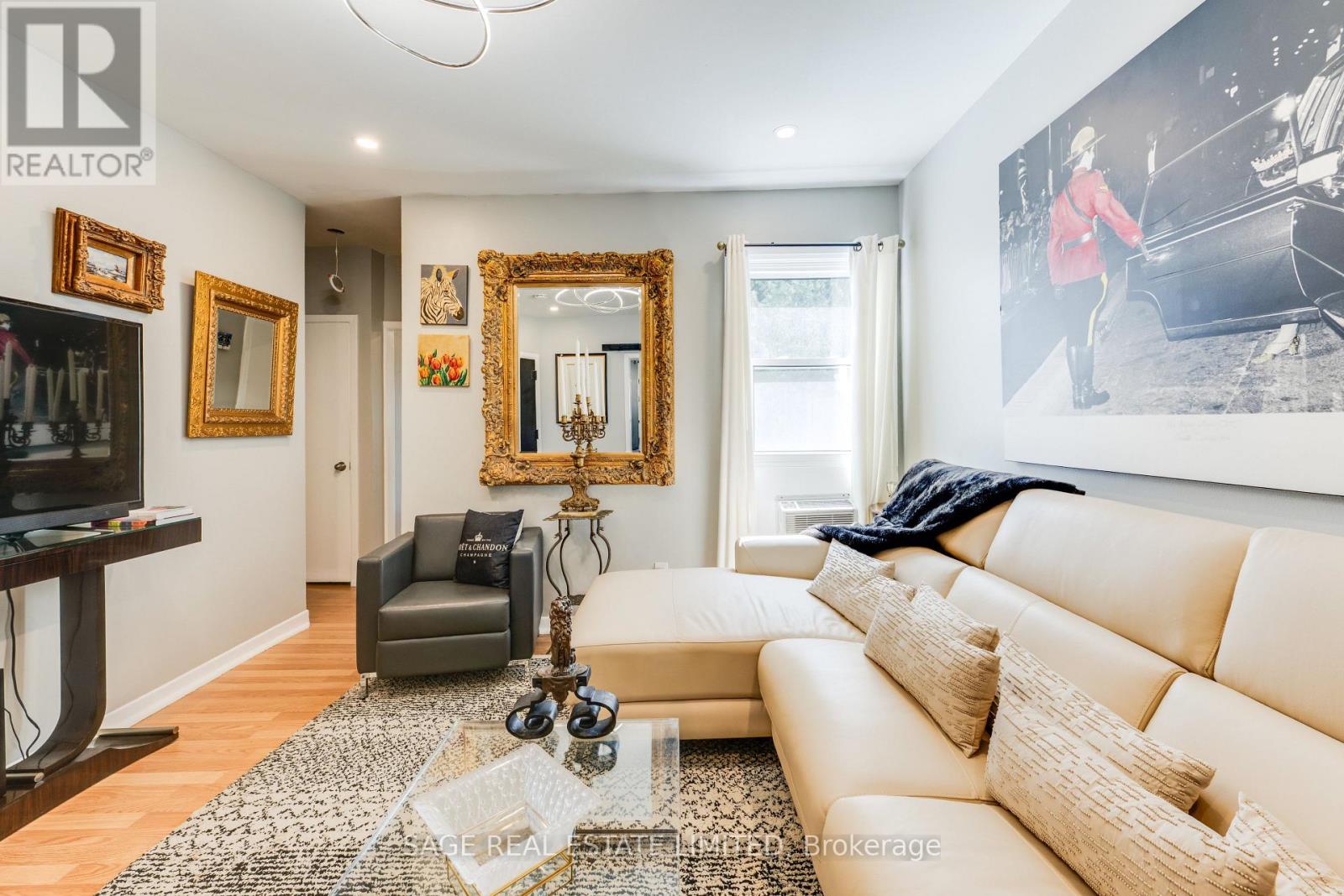 241 Langley Avenue, Toronto, Ontario  M4K 1C1 - Photo 4 - E13690344