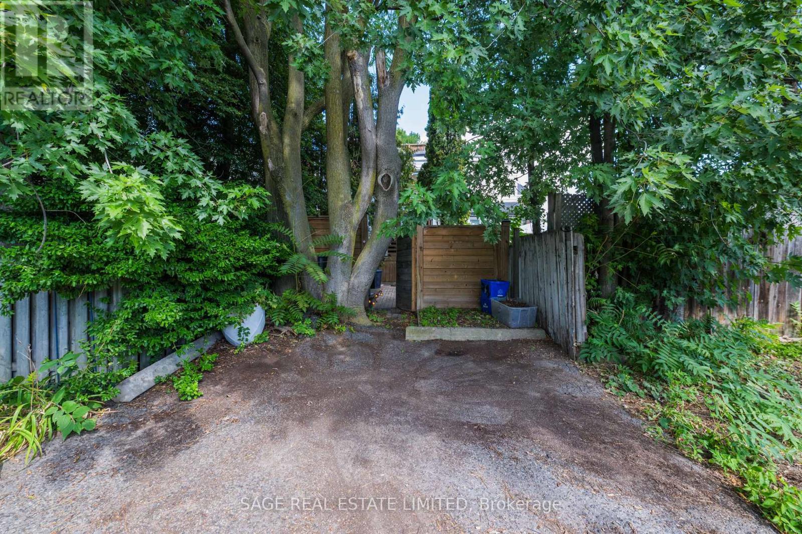 241 Langley Avenue, Toronto, Ontario  M4K 1C1 - Photo 47 - E13690344