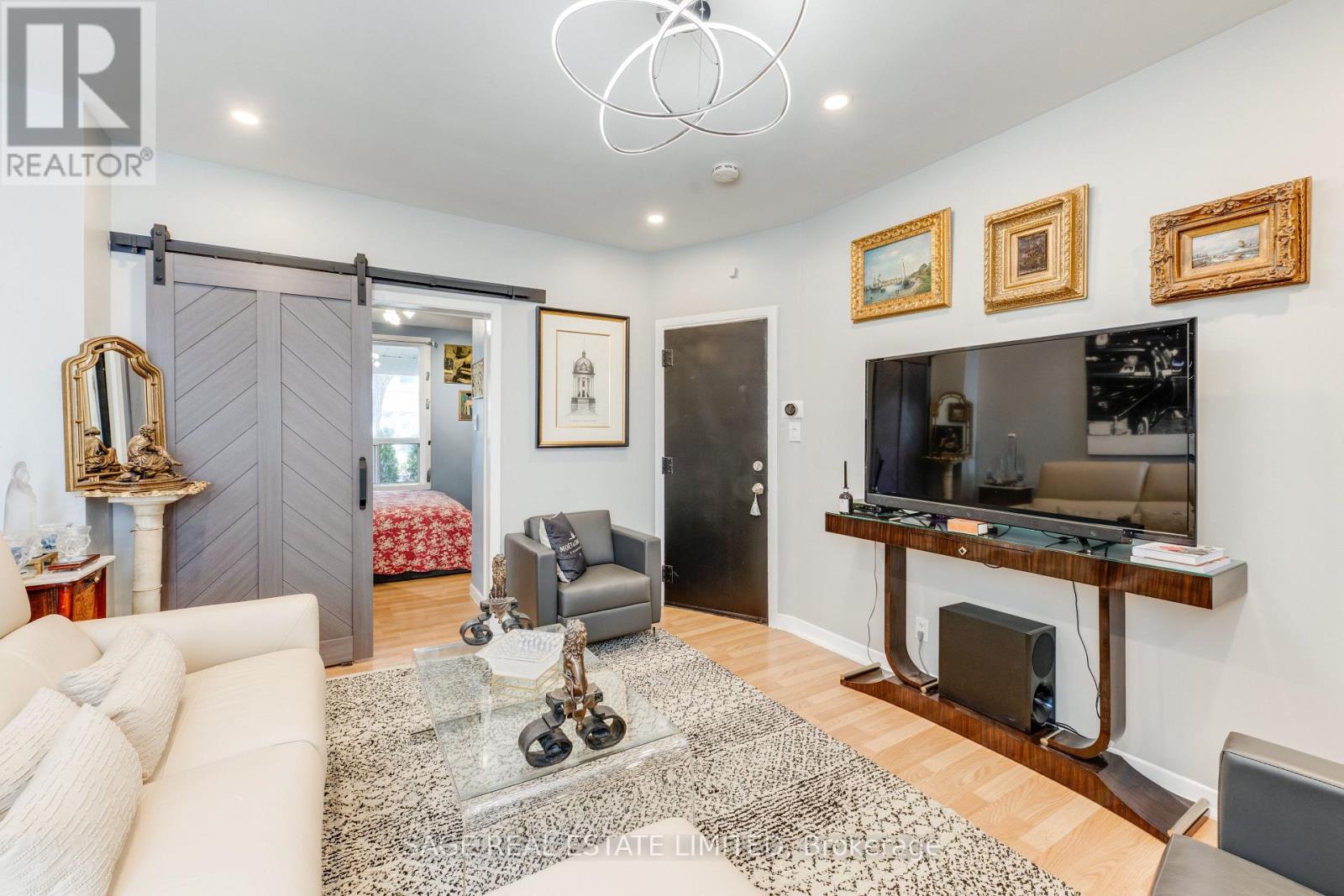 241 Langley Avenue, Toronto, Ontario  M4K 1C1 - Photo 5 - E13690344