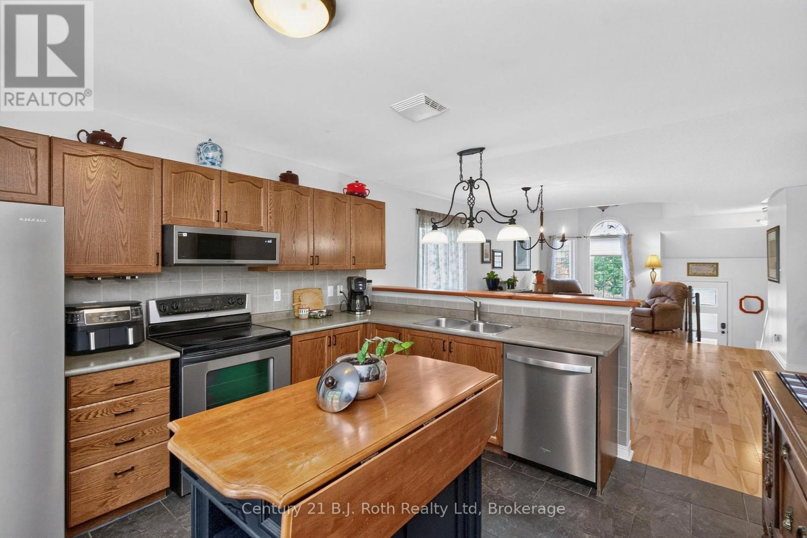 7 Georgias Walk, Tay, Ontario  L0K 2A0 - Photo 13 - S13690406