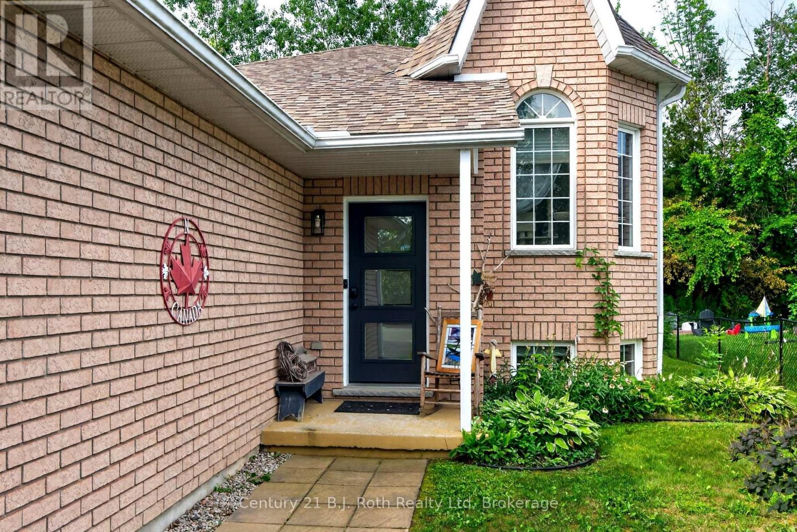 7 Georgias Walk, Tay, Ontario  L0K 2A0 - Photo 2 - S13690406