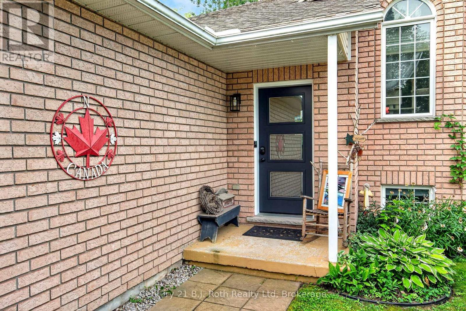 7 Georgias Walk, Tay, Ontario  L0K 2A0 - Photo 3 - S13690406