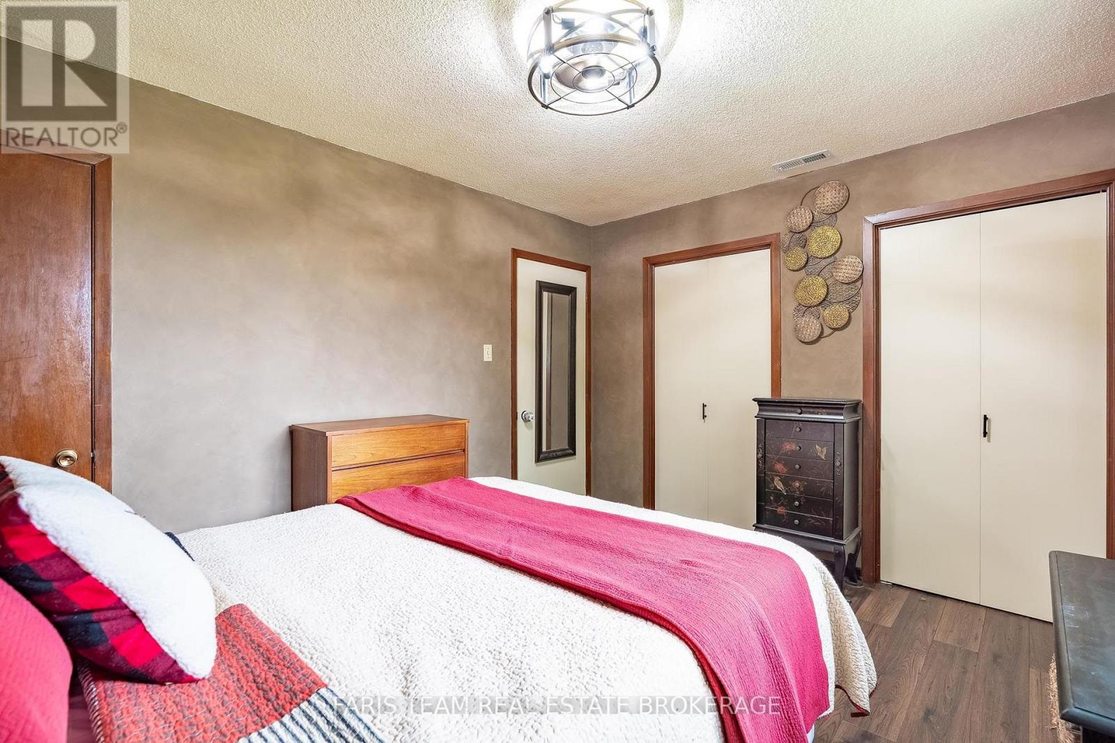 3114 Innisfil Beach Road, Innisfil, Ontario L9S 4C7 - Photo 17 - N13690402