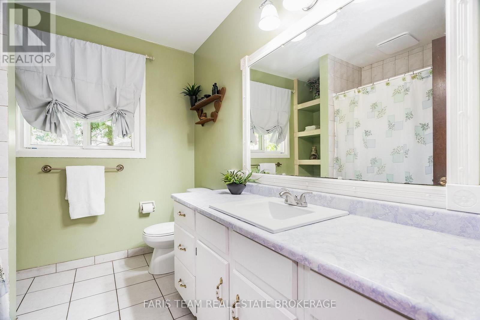 3114 Innisfil Beach Road, Innisfil, Ontario L9S 4C7 - Photo 21 - N13690402