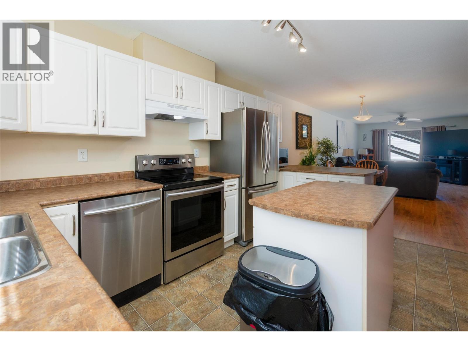 171 17 Street SE Unit# 2, Salmon Arm, British Columbia  V1E 1P8 - Photo 4 - 10394528