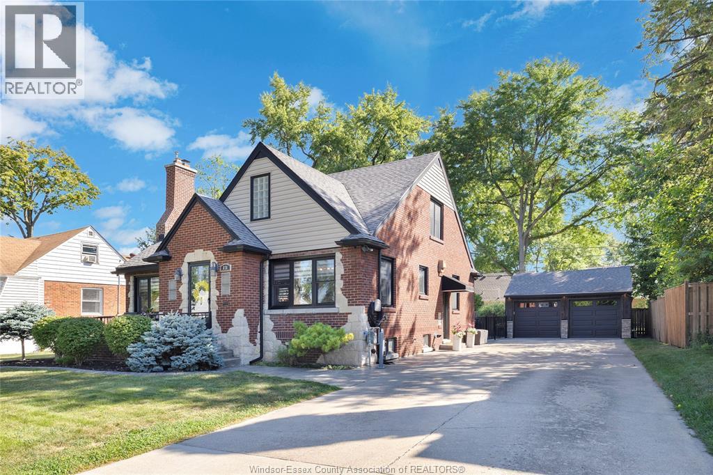 876 Belle Isle View Boulevard, Windsor, Ontario  N8S 3G3 - Photo 1 - 26020215