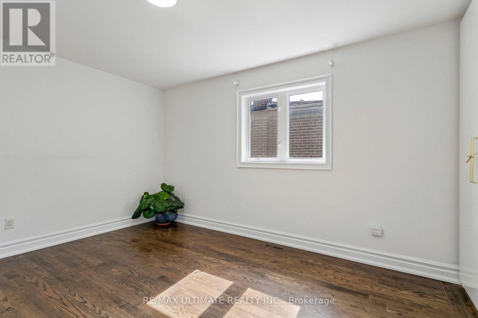 73 Bonnyview Drive, Toronto (Stonegate-Queensway), Ontario  M8Y 3G7 - Photo 34 - W13690356