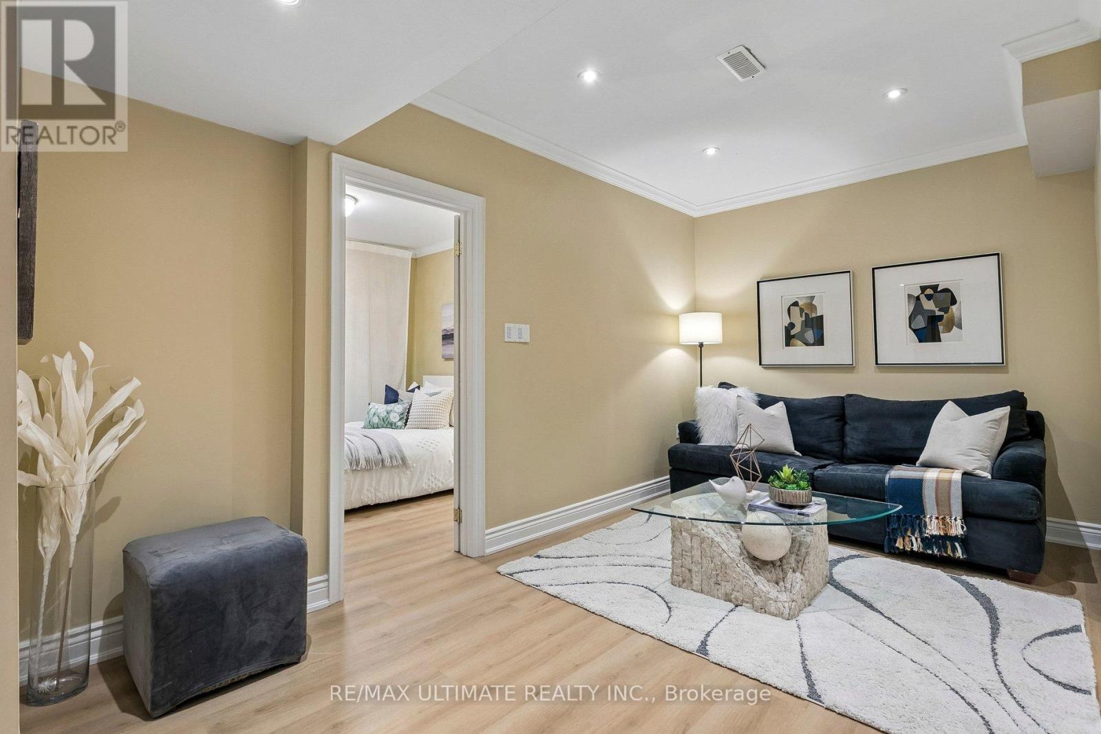 73 Bonnyview Drive, Toronto (Stonegate-Queensway), Ontario  M8Y 3G7 - Photo 38 - W13690356