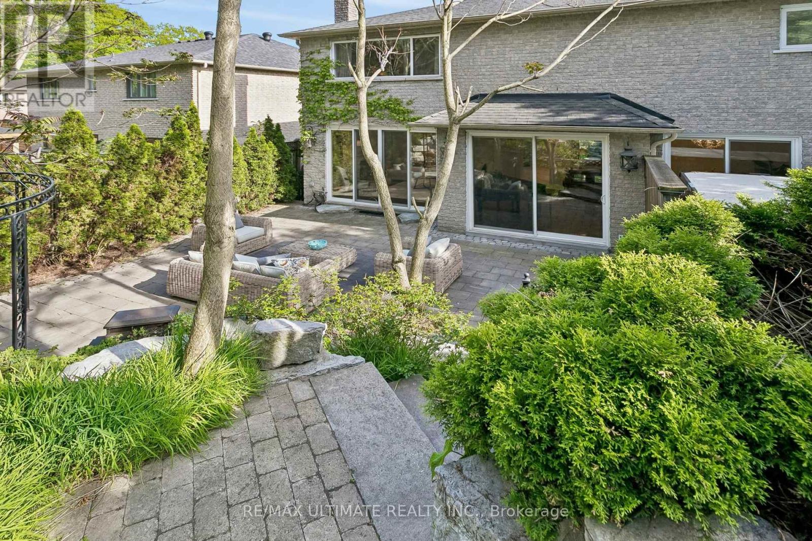 73 Bonnyview Drive, Toronto (Stonegate-Queensway), Ontario  M8Y 3G7 - Photo 45 - W13690356