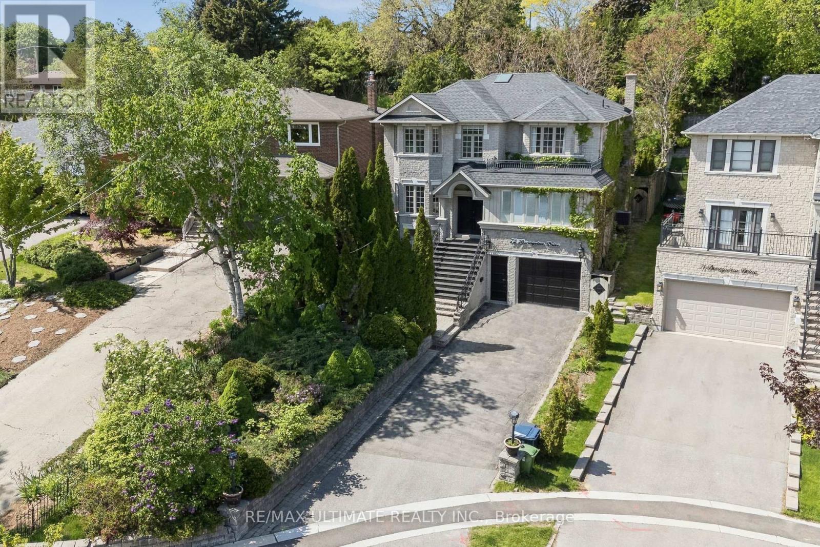 73 Bonnyview Drive, Toronto (Stonegate-Queensway), Ontario  M8Y 3G7 - Photo 6 - W13690356