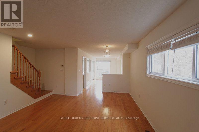 3384 Snowball Road, Mississauga, Ontario  L5N 7M6 - Photo 4 - W13690374