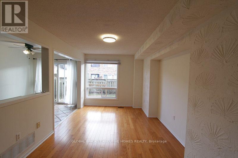 3384 Snowball Road, Mississauga, Ontario  L5N 7M6 - Photo 8 - W13690374