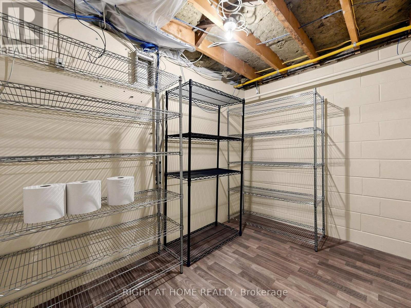 701 The Queensway Avenue, Toronto, Ontario  M8Y 1L2 - Photo 16 - W13690456