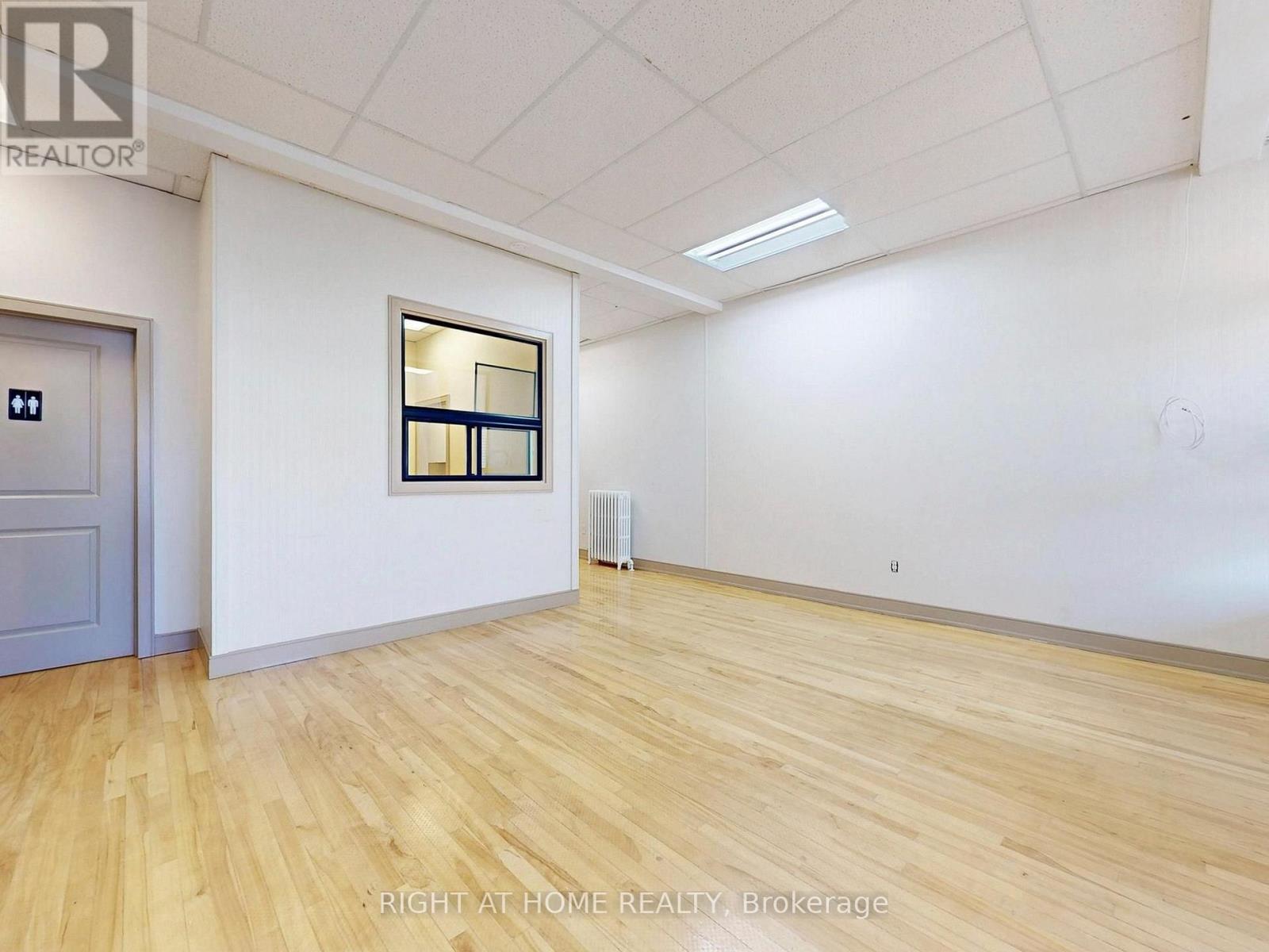 701 The Queensway Avenue, Toronto, Ontario  M8Y 1L2 - Photo 4 - W13690456