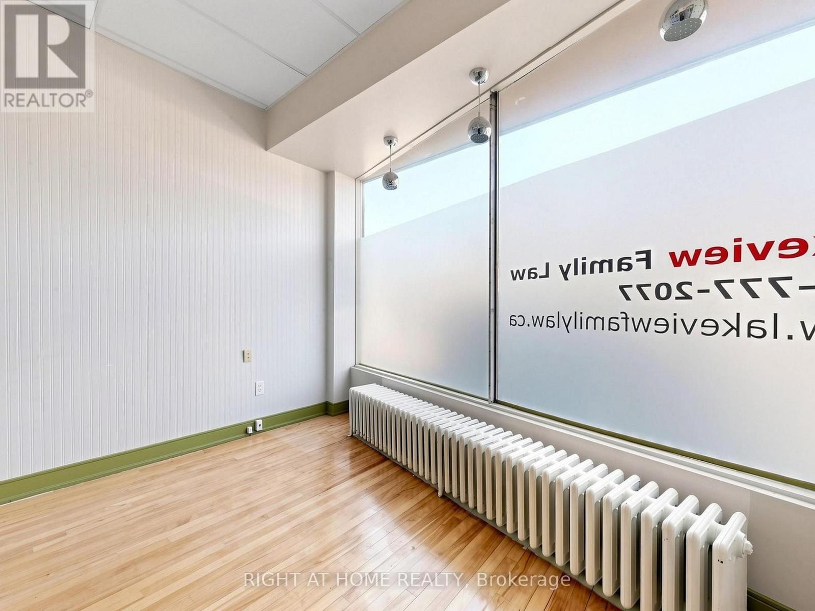 701 The Queensway Avenue, Toronto, Ontario  M8Y 1L2 - Photo 6 - W13690456