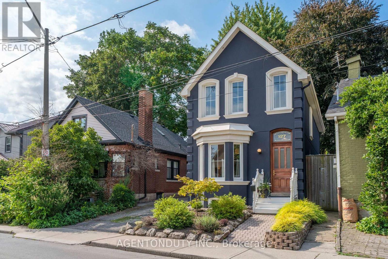 127 PETER STREET, Hamilton, Ontario