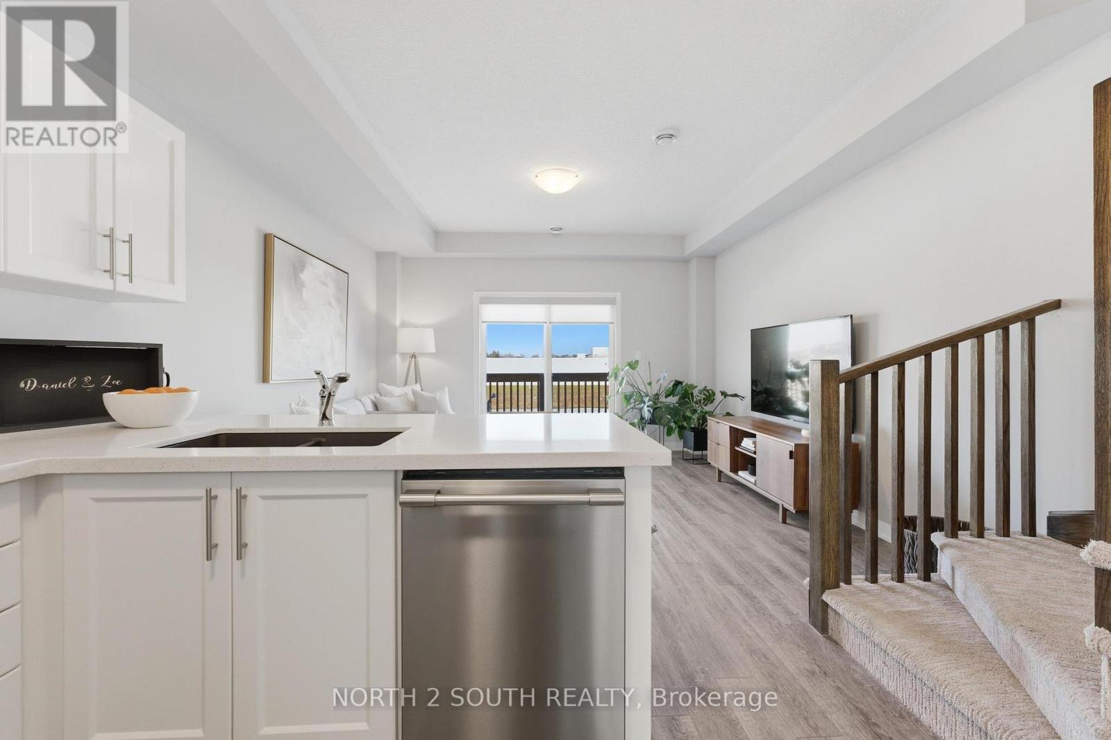 90 Laguna Village Crescent, Hamilton, Ontario  L0R 1P0 - Photo 10 - X13690418